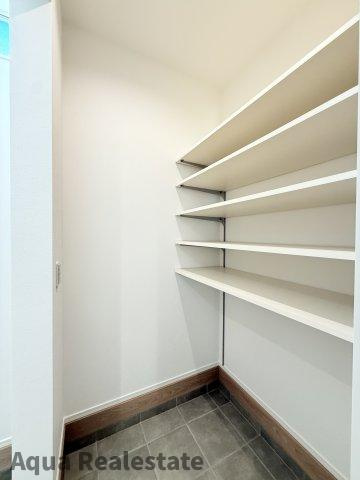 高松市西宝町モデルハウスの収納|便利な収納スペースです