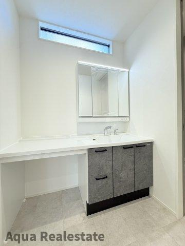 高松市西宝町モデルハウスの洗面所|広い洗面スペース