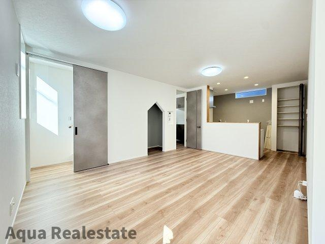 高松市西宝町モデルハウスの居間・リビング|ゆったりとした居間です