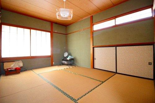 ■□旗ヶ崎２中古戸建□■の内装|2階和室6帖になります。収納がたくさんあります♪