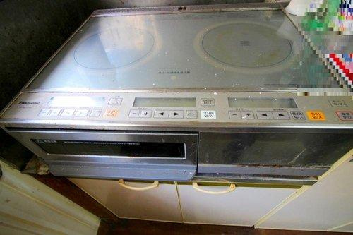 ■□旗ヶ崎２中古戸建□■のキッチン|コンロはＩＨクッキングヒーターのシステムキッチンになります。