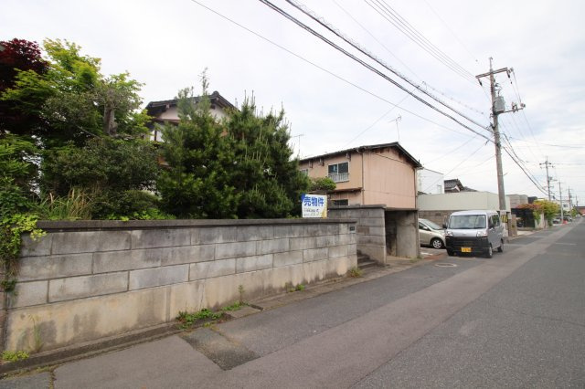 ■□旗ヶ崎２中古戸建□■の前面道路含む現地写真|前面道路6ｍ　整形地でございます。