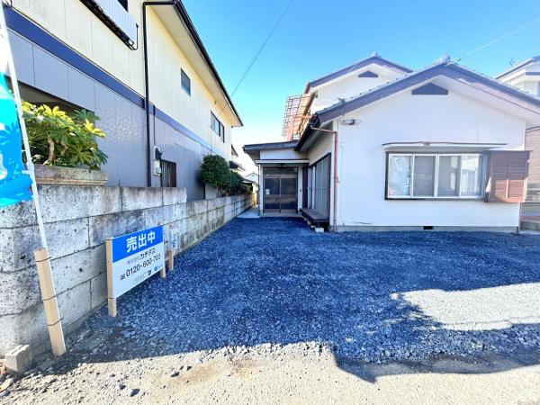 宇都宮市大塚町　5DK　中古住宅の前面道路含む現地写真