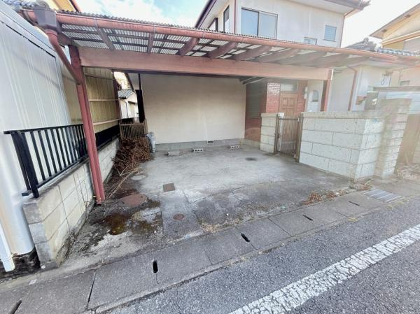 宇都宮市宮原５丁目　3LDK　中古住宅の駐車場