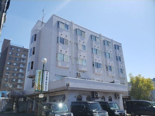 セイム・サッポロの外観