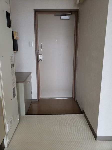 セイム・サッポロの玄関