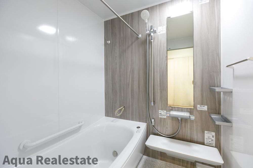 高松市扇町　インナーガレージ＋趣味を楽しむ書斎のあるお家の浴室|お風呂で日々の疲れを落としましょう