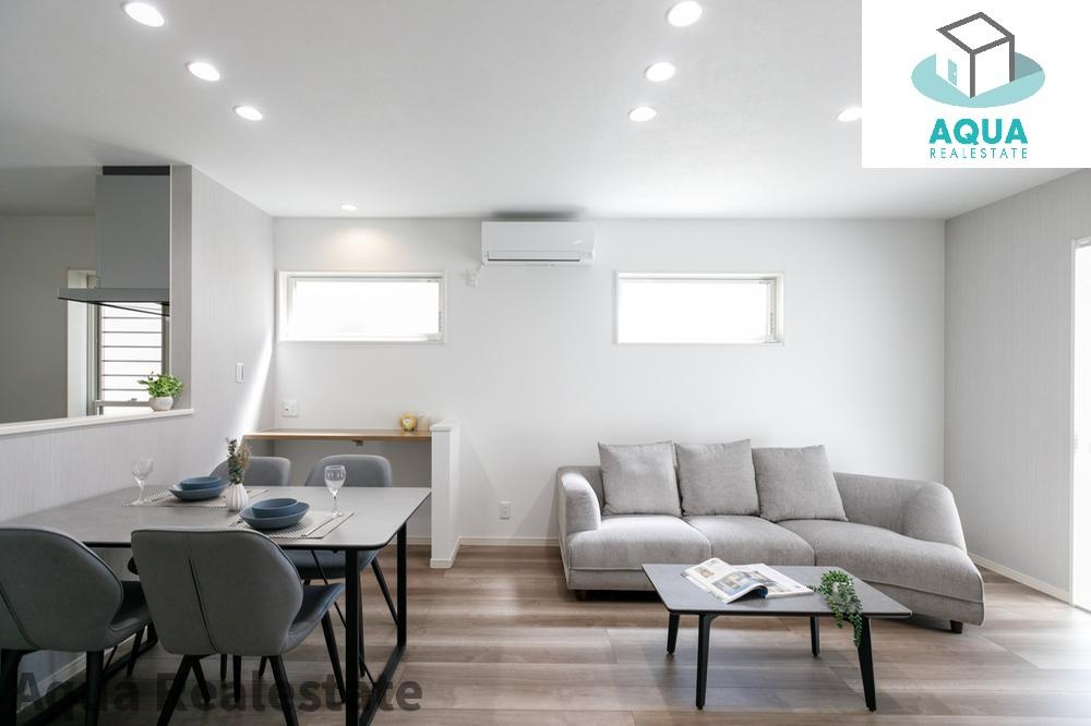 高松市扇町　インナーガレージ＋趣味を楽しむ書斎のあるお家