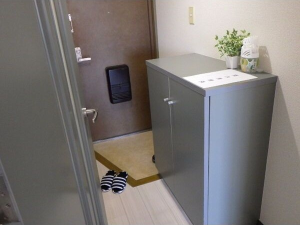 イーストタウン13の玄関