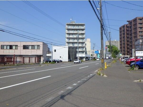 イーストタウン13の周辺