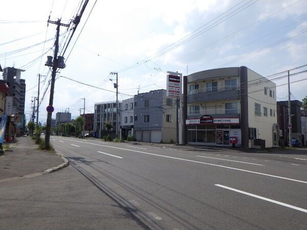 イーストタウン13の周辺