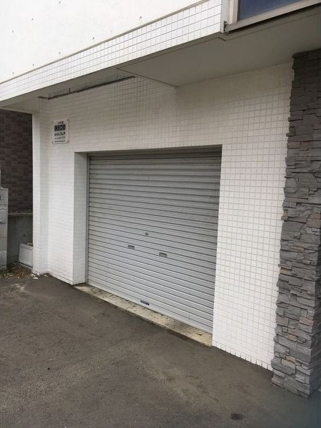 エトワール(南区)の駐車場