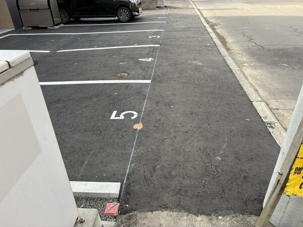 MKガーデン澄川の駐車場