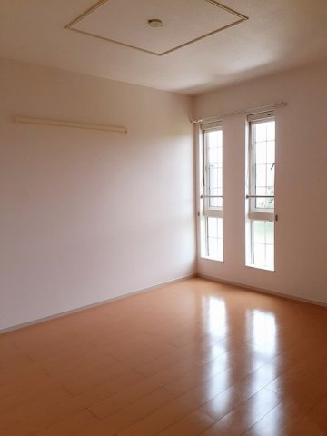 カーサ尾城の内装|明るい室内です