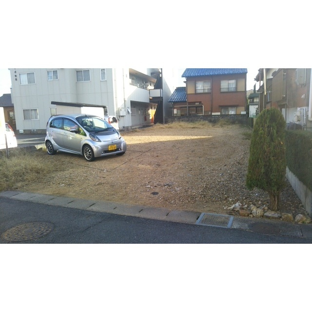 那加前洞新町１丁目駐車場