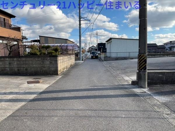 岡崎市筒針町字元流の売地の前面道路含む現地写真