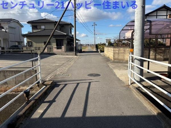岡崎市筒針町字元流の売地の前面道路含む現地写真