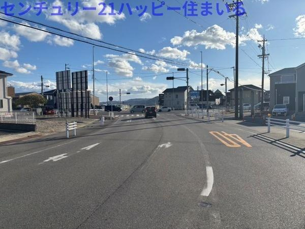 岡崎市福岡町字荒巻の売地の前面道路含む現地写真