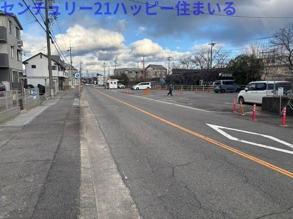 岡崎市天白町字郷西の売地の前面道路含む現地写真