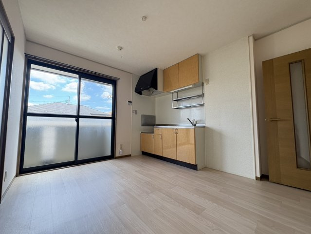 オリゾン　Ｂの居間・リビング|他社様掲載物件もまとめてご紹介、ご案内可能です(^^)/