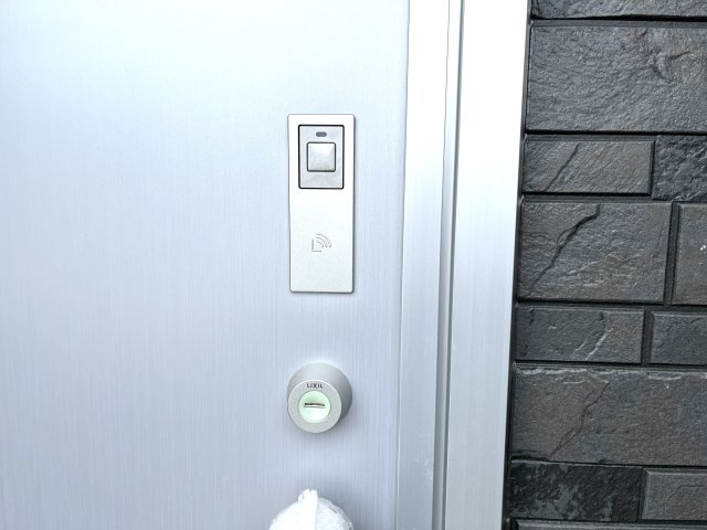 【玄関】 | 仲介手数料無料！常盤小学校に通える新築戸建　宇部市亀浦３丁目　第２－２号棟　クレイドルガーデン　アーネストワン | 玄関キーはカザスタイプ