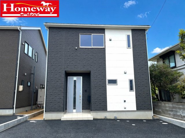 【外観】 | 仲介手数料無料！常盤小学校に通える新築戸建　宇部市亀浦３丁目　第２－２号棟　クレイドルガーデン　アーネストワン | かわいいお家になって誕生しました