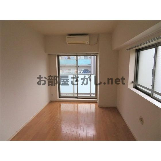 ヴェルステージ関内の居間・リビング|居室