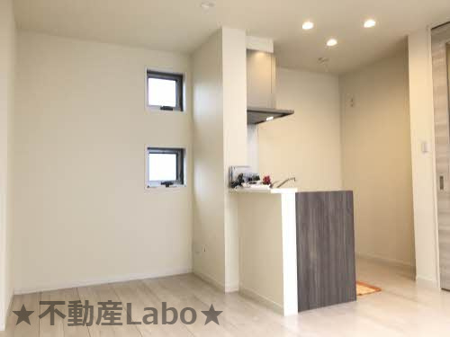 シャーメゾン三加茂