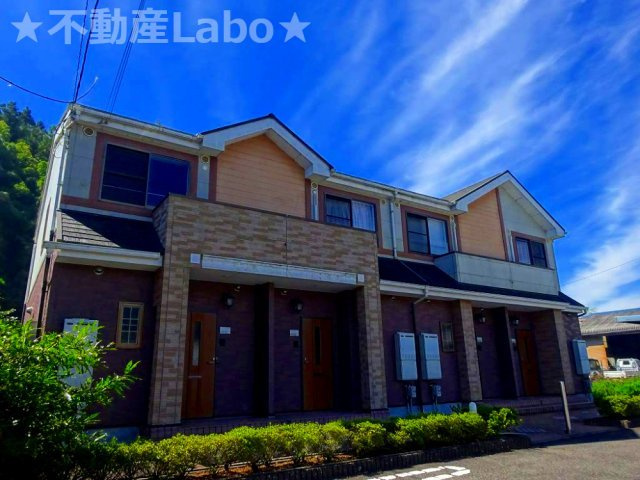 ファイン カレッジの外観