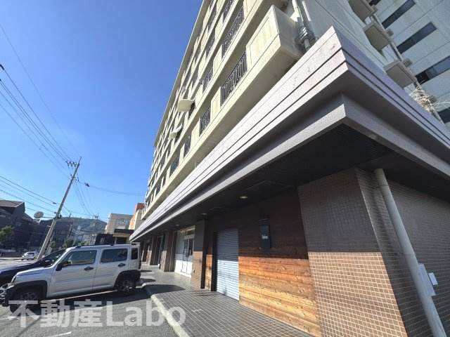 徳島市中洲町３丁目の賃貸マンション