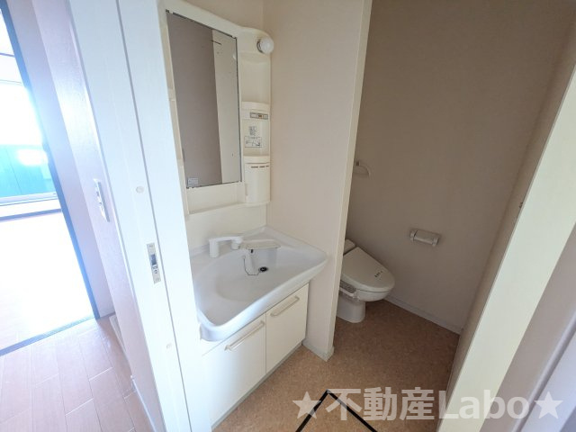 メゾンｂの洗面所