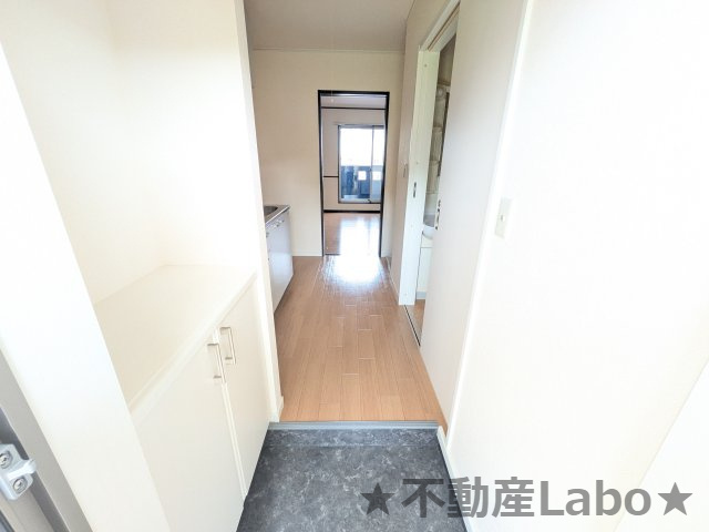 メゾンｂの玄関