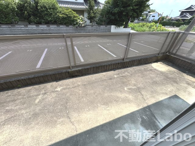 シャーメゾン藍住D棟のバルコニー