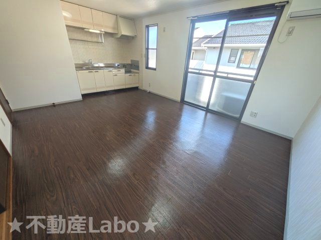 第5新見ハイツの居間・リビング