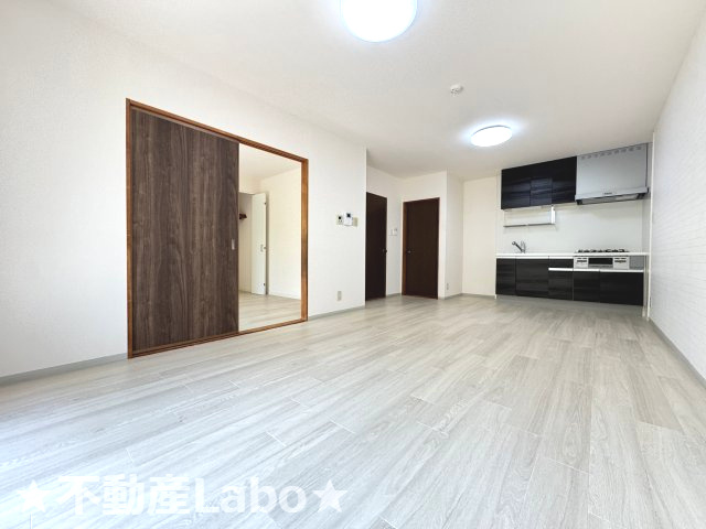 徳島市南沖洲３丁目のアパートの居間・リビング