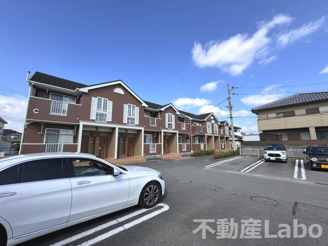 ヴィヴァーチェ 春日野の駐車場