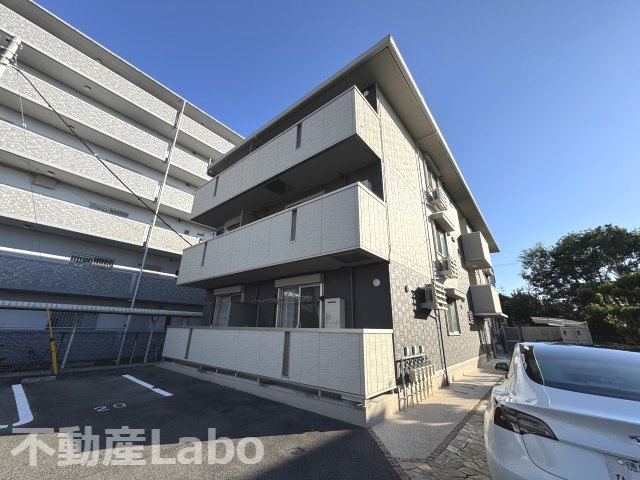 徳島市沖浜町栄開のアパートの外観