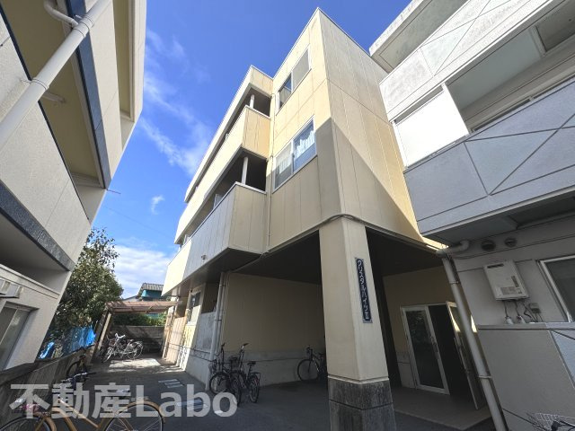 徳島市南昭和町４丁目の賃貸マンションの駐車場