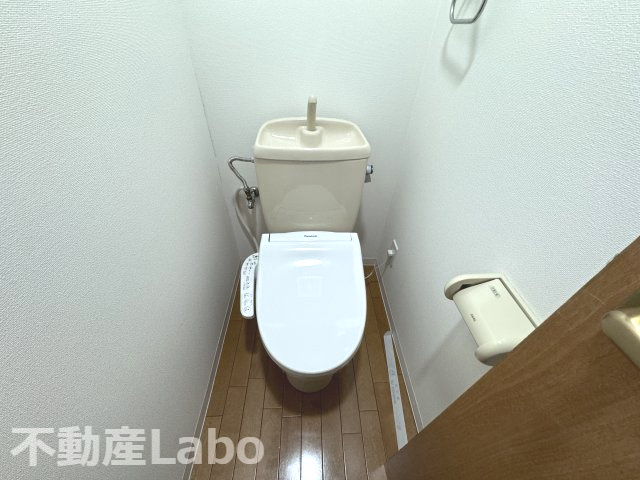 徳島市南昭和町４丁目の賃貸マンションのトイレ