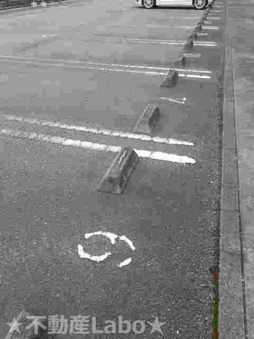 ソレイユ北島　Bの駐車場