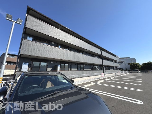 徳島市問屋町のアパートの駐車場