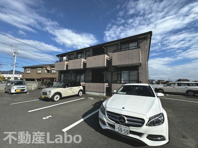 リバージュの駐車場