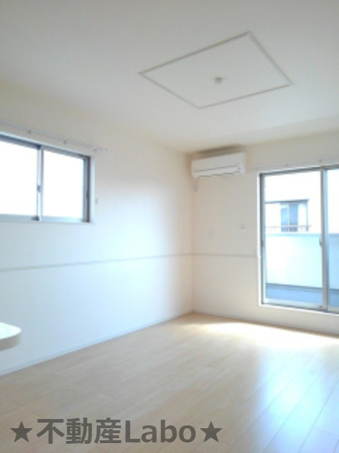 ルタン・ザ・サードAの居間・リビング