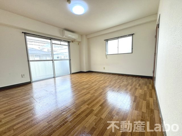 徳島市佐古四番町の賃貸マンションの洋室