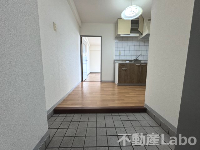 徳島市佐古四番町の賃貸マンションの玄関