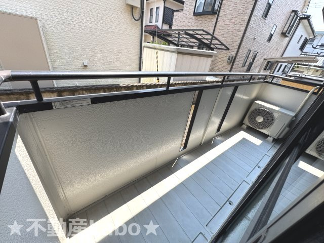 徳島市南沖洲３丁目のアパートのバルコニー