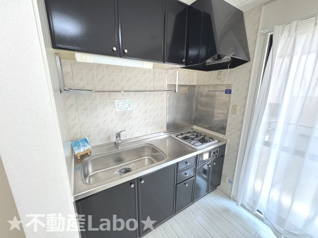 徳島市南沖洲３丁目のアパートのキッチン