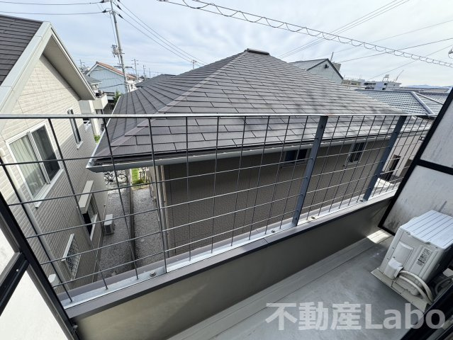 徳島市住吉３丁目のアパートのバルコニー