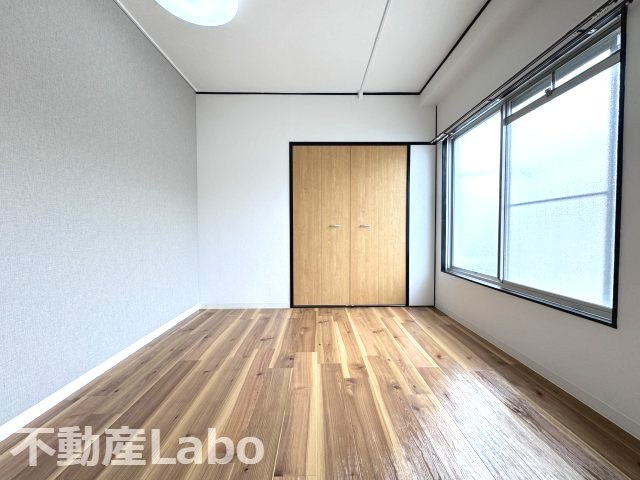 徳島市富田橋４丁目の賃貸マンションの洋室