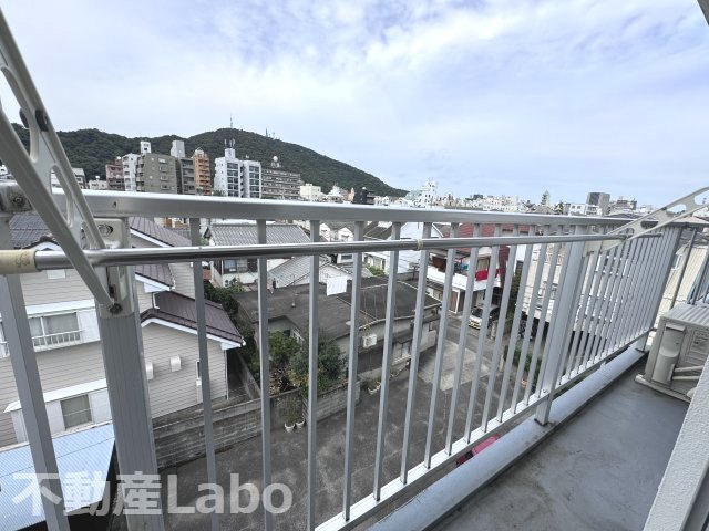 徳島市富田橋４丁目の賃貸マンションのバルコニー